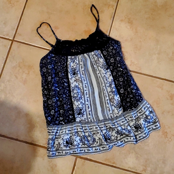 Flowy Tanktop - Picture 1 of 3